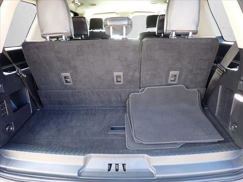 Used 2023 Ford Expedition XLT image 9