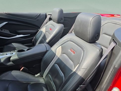 Used 2020 Chevrolet Camaro SS RWD image 26