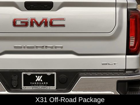 Used 2022 GMC Sierra 1500 SLT w/ SLT Convenience Package image 5
