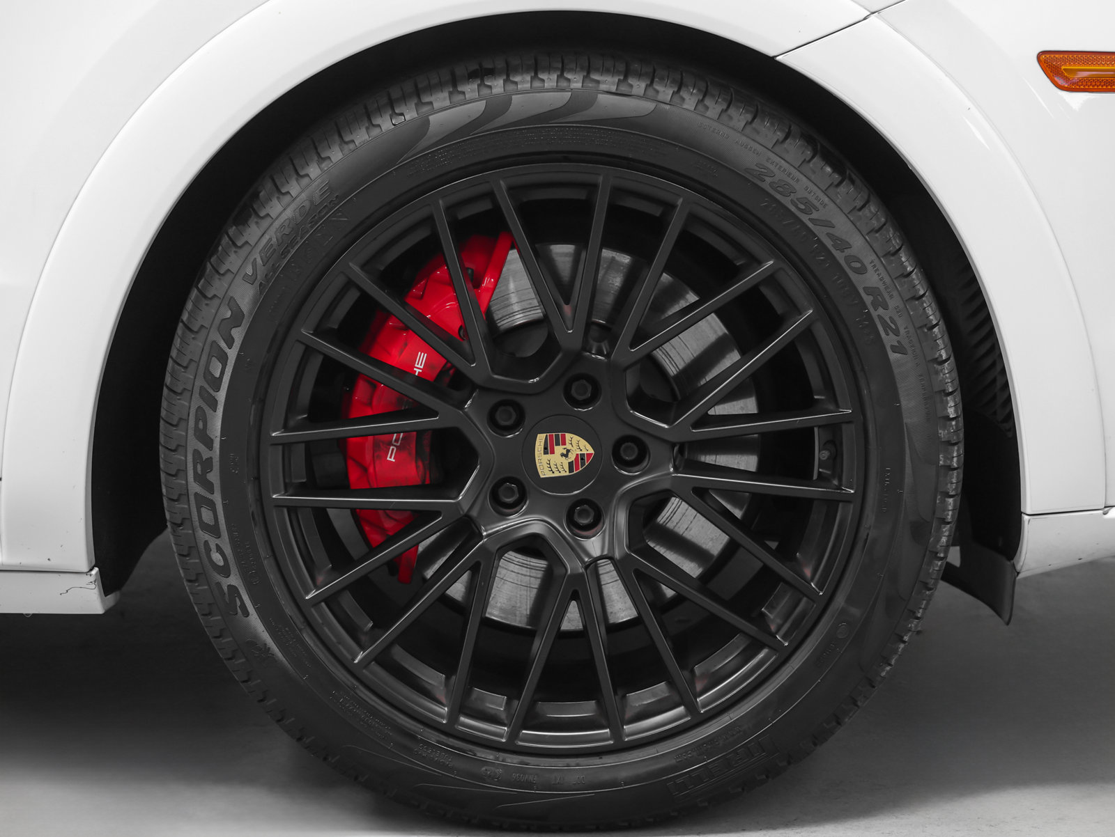 Certified 2022 Porsche Cayenne GTS w/ Premium Package Plus AWD/4WD image 15