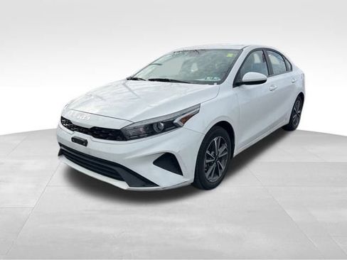 Certified 2024 Kia Forte LXS image 4