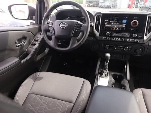 Certified 2025 Nissan Frontier SV w/ SV Convenience Package RWD image 23