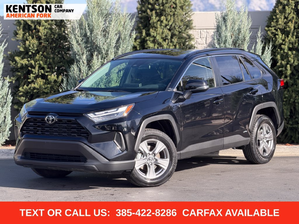 Used 2025 Toyota RAV4 LE AWD/4WD image 1