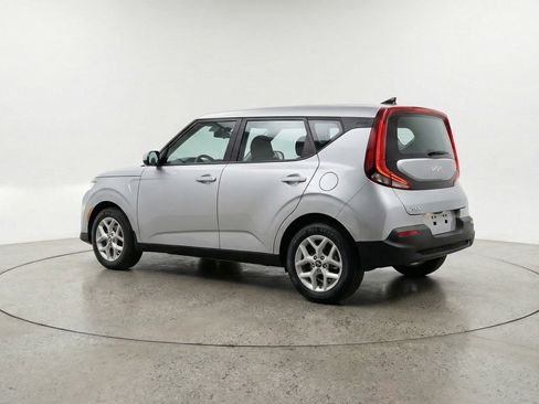Used 2025 Kia Soul LX w/ LX Technology Package FWD image 6