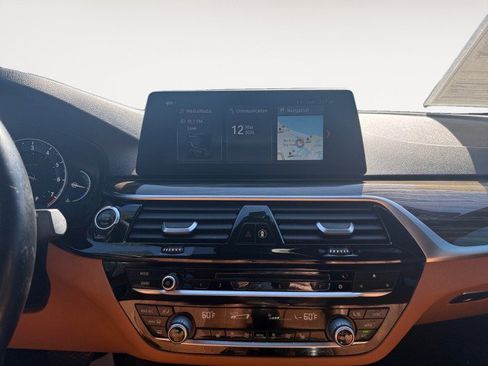 Used 2018 BMW 530i RWD image 8