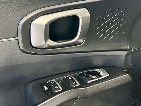 Certified 2024 Kia Sorento LX image 17