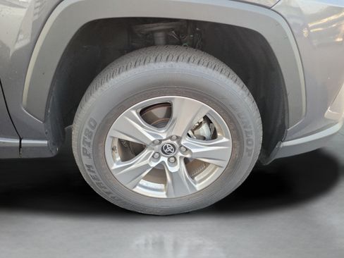 Used 2025 Toyota RAV4 XLE w/ Convenience Package FWD image 16