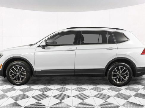 Used 2019 Volkswagen Tiguan SE w/ Panoramic Sunroof Package image 22