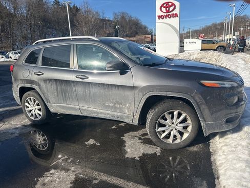 Used 2017 Jeep Cherokee Limited image 1