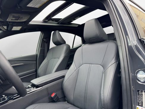 Used 2025 Toyota Camry XSE image 9