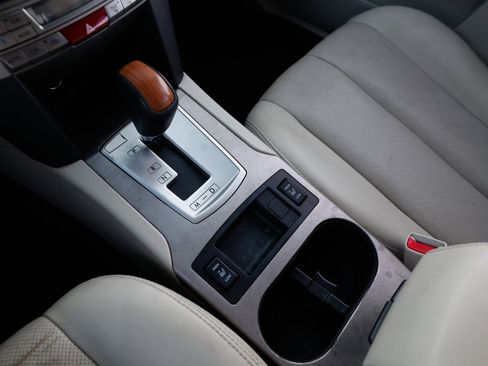 Used 2013 Subaru Outback 2.5i Limited w/ Moonroof Pkg image 38