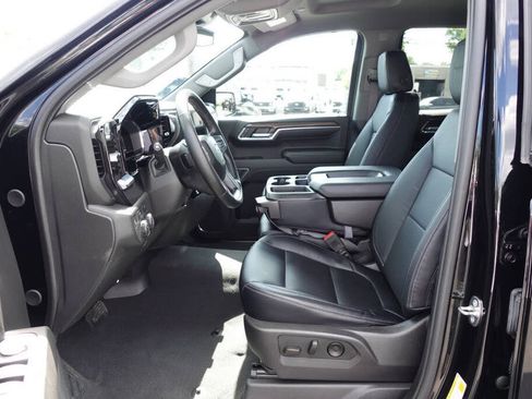 Used 2024 Chevrolet Silverado 1500 LT AWD/4WD image 18