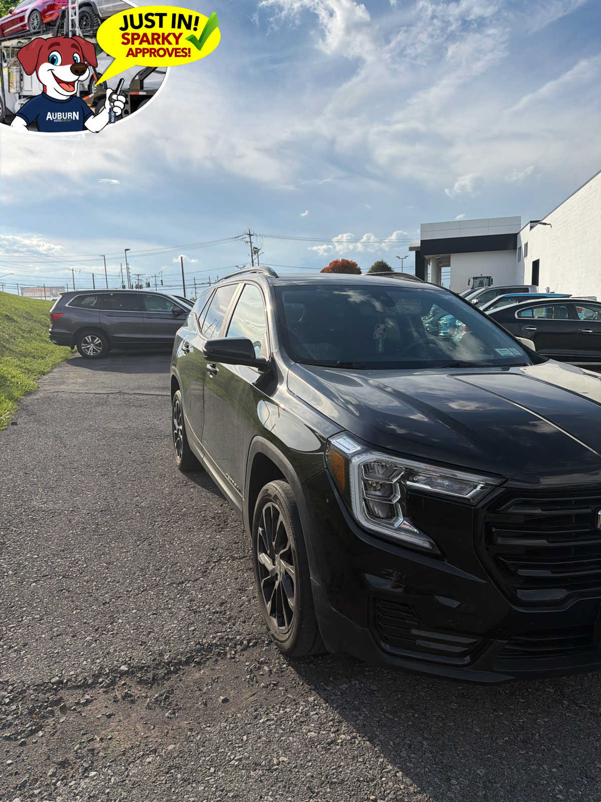 Used 2023 GMC Terrain SLE w/ Driver Convenience Package AWD/4WD image 1
