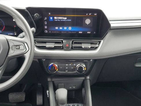 Used 2025 Chevrolet TrailBlazer LT AWD/4WD image 27