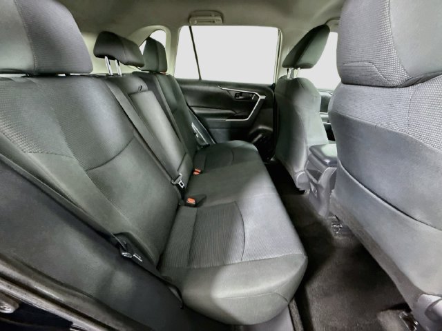 Used 2020 Toyota RAV4 LE FWD image 24