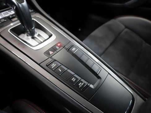 Used 2018 Porsche 911 GT3 RWD image 17