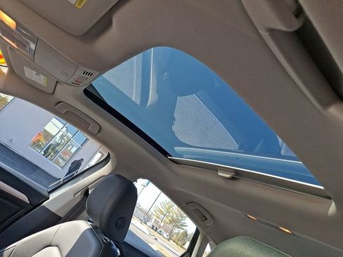 Used 2021 Volkswagen Jetta SE w/ SE Cold Weather Package image 15