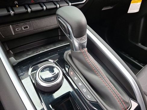 New 2025 Chevrolet Colorado Z71 w/ Midnight Edition image 11