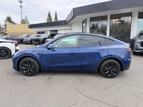 Used 2021 Tesla Model Y Long Range image 2