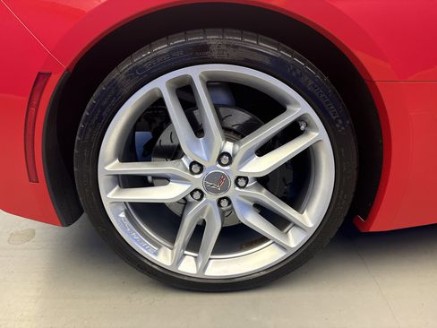 Used 2016 Chevrolet Corvette Stingray Coupe RWD image 8