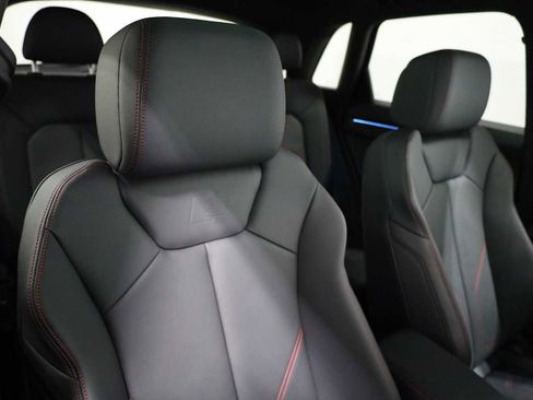 Certified 2025 Audi Q3 2.0T Premium Plus w/ Premium Plus Package image 21