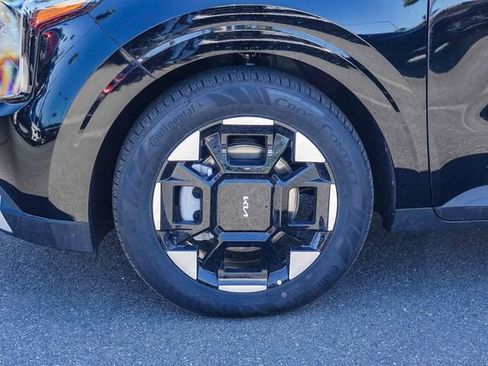 New 2026 Kia Carnival EX FWD image 11