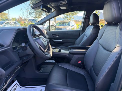 Used 2026 Toyota Sienna XLE Woodland Edition AWD/4WD image 22