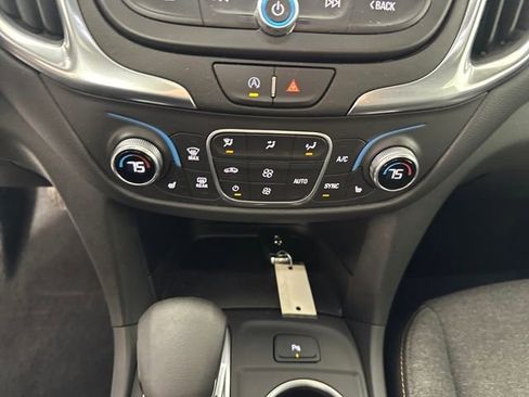 Used 2022 Chevrolet Equinox LT image 23