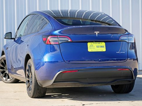 Used 2023 Tesla Model Y Long Range image 6