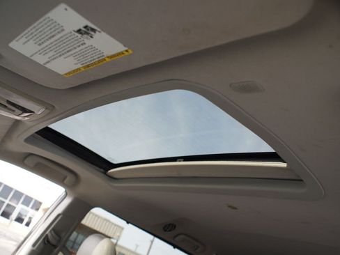 Used 2019 Toyota Sienna XLE FWD image 6