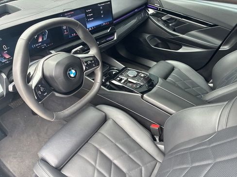Used 2024 BMW 530i xDrive w/ Premium Package AWD/4WD image 17