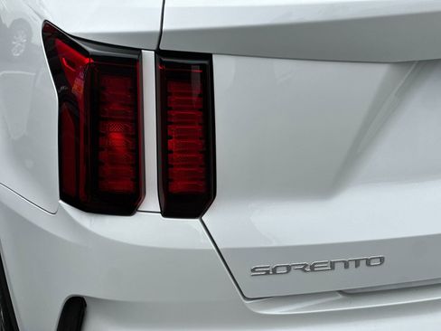 Certified 2023 Kia Sorento EX AWD/4WD image 38