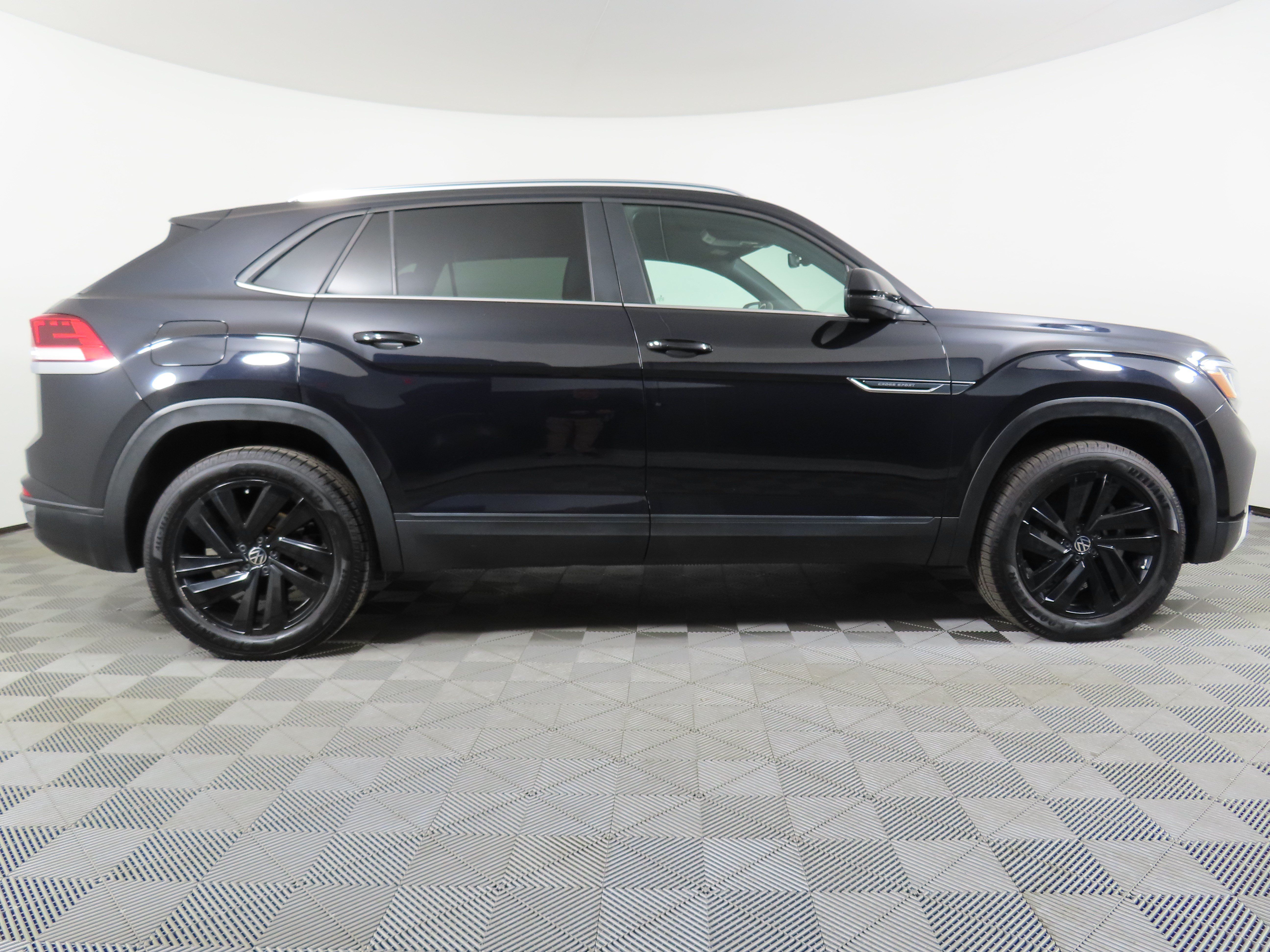 Used 2023 Volkswagen Atlas Cross Sport SE AWD/4WD image 41