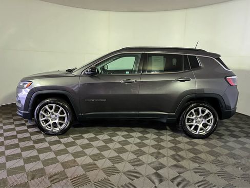 Used 2022 Jeep Compass Latitude w/ Sun and Sound Group image 4