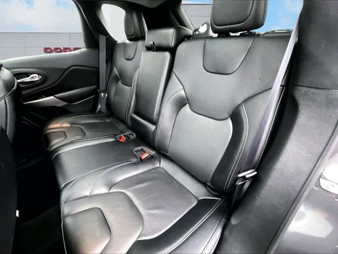 Used 2022 Jeep Cherokee Latitude Lux w/ Sun & Sound Group image 13