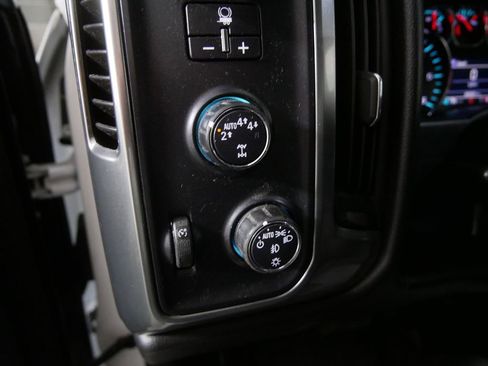 Used 2017 Chevrolet Silverado 1500 LT w/ Redline Edition AWD/4WD image 17
