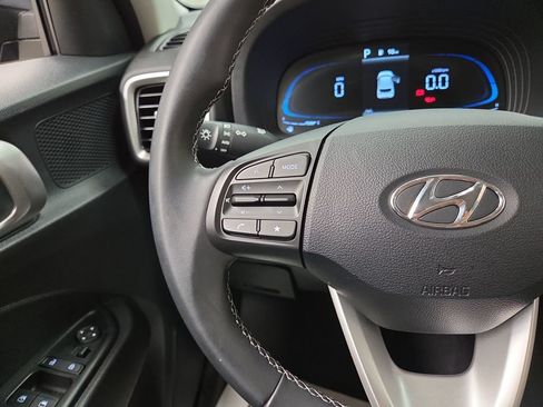 Used 2024 Hyundai Venue SEL FWD image 20