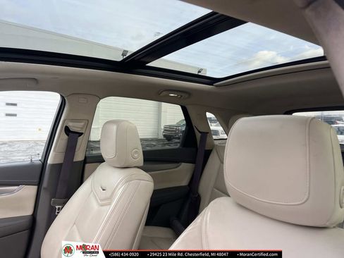 Used 2018 Cadillac XT5 Luxury w/ Driver Awareness Package image 18