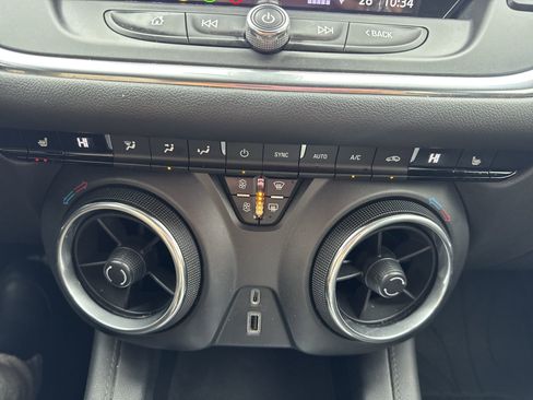 Used 2019 Chevrolet Blazer LT w/ Sound & Technology Package image 19