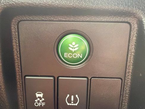 Used 2017 Honda HR-V LX image 8