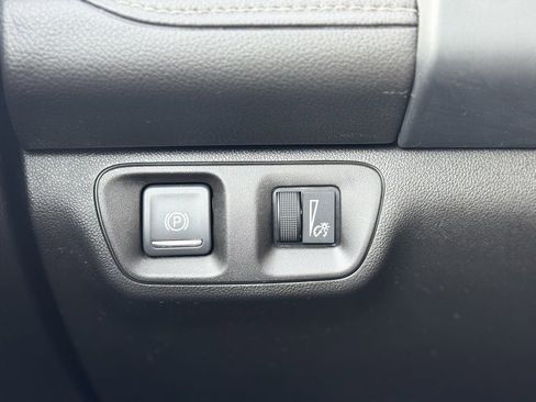 Used 2023 GMC Acadia SLE w/ Driver Convenience Package image 21