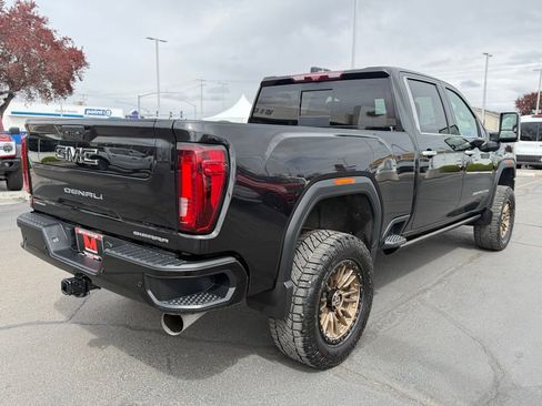 Used 2021 GMC Sierra 2500 Denali w/ Denali Black Diamond Edition AWD/4WD image 5