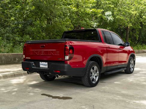 Used 2025 Honda Ridgeline TrailSport image 9