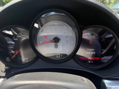 Used 2024 Porsche 718 Boxster S RWD image 11