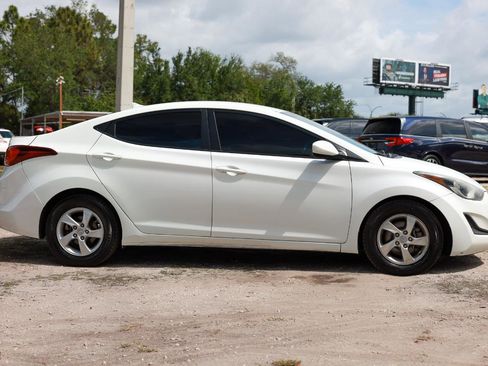 Used 2014 Hyundai Elantra SE image 13