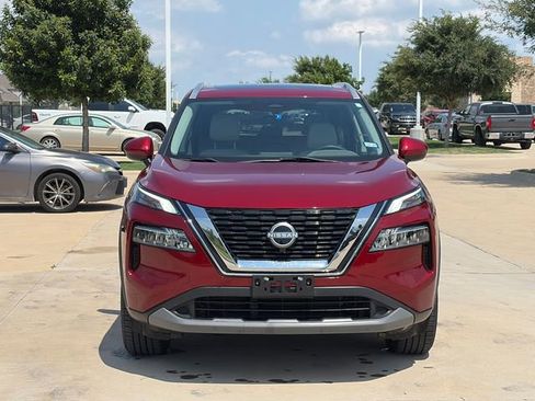 Used 2023 Nissan Rogue SV w/ SV Premium B Package FWD image 2