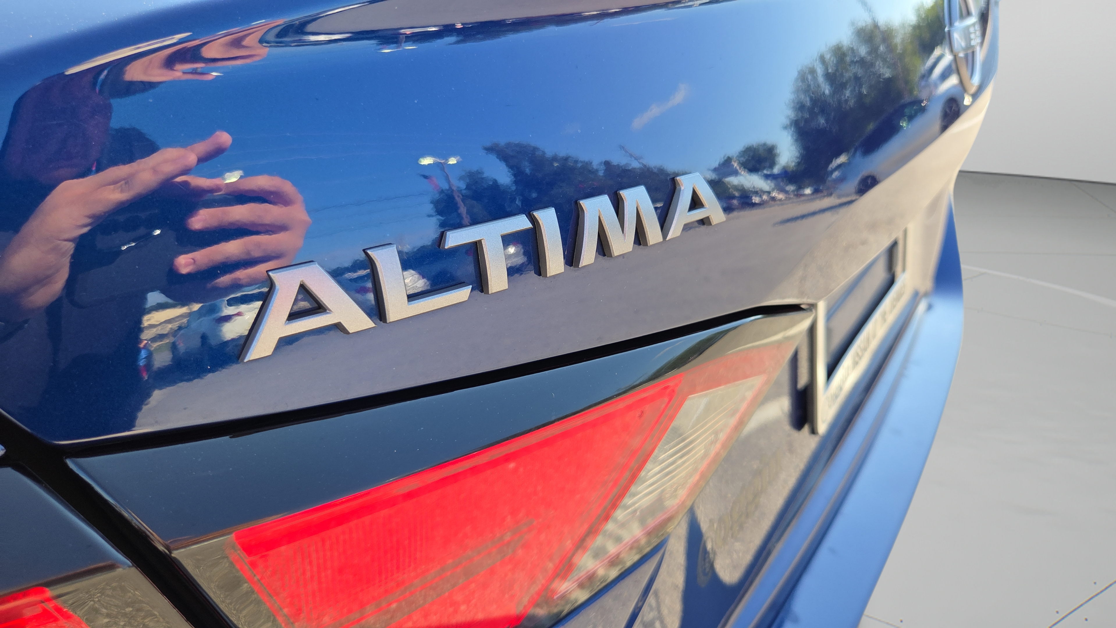 Used 2024 Nissan Altima 2.5 SR FWD image 28