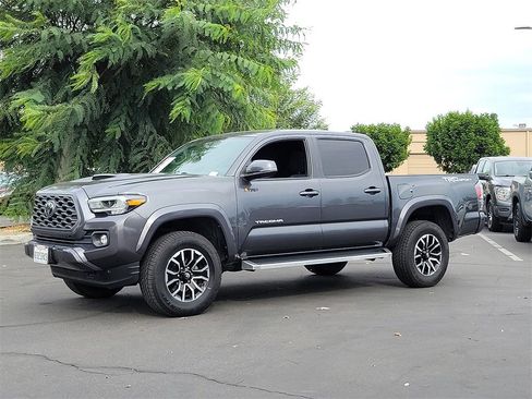 Used 2020 Toyota Tacoma TRD Sport image 31