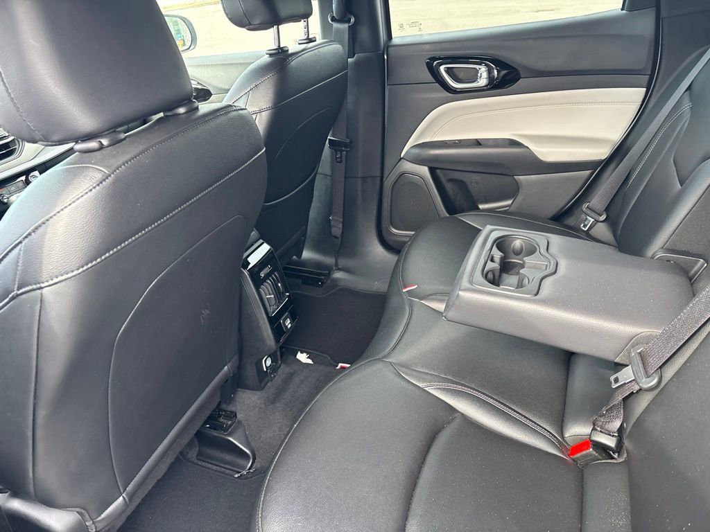 Used 2025 Jeep Compass Limited AWD/4WD image 6