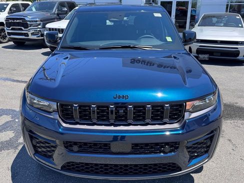 New 2026 Jeep Grand Cherokee Limited AWD/4WD image 2